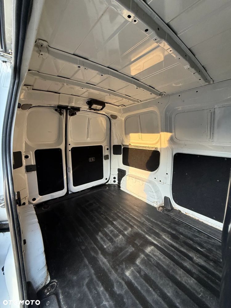 Nissan NV200 - 13