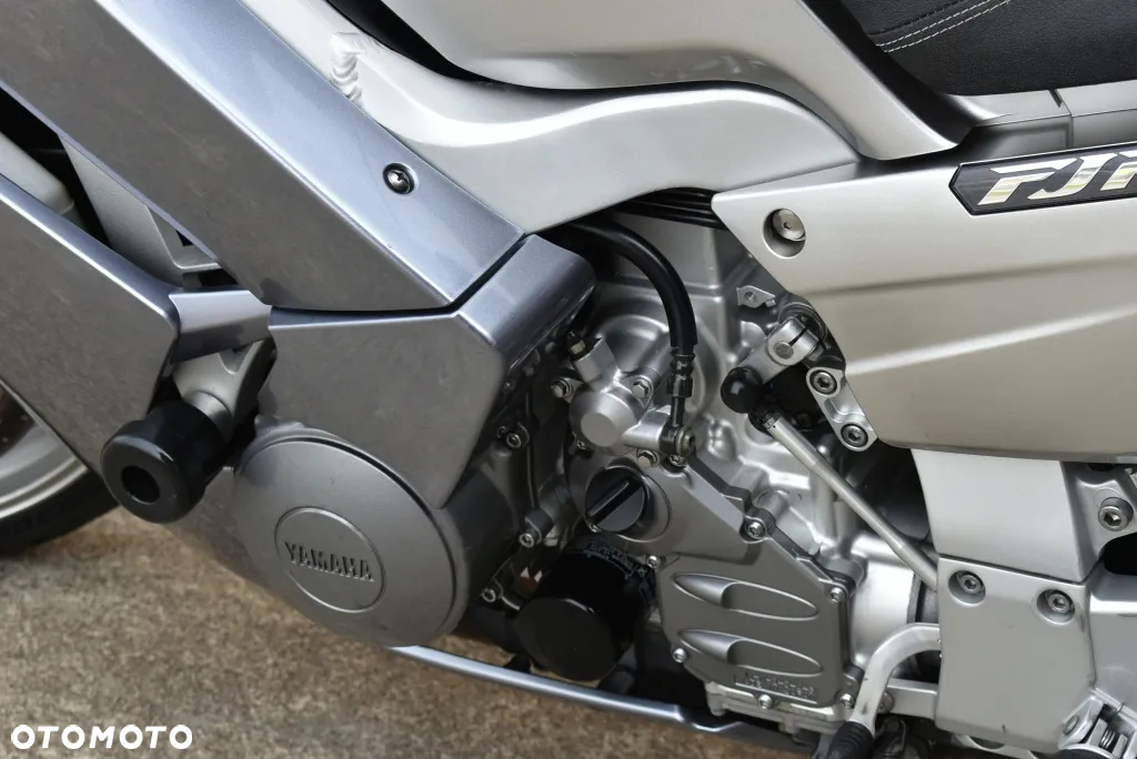 Yamaha FJR - 19