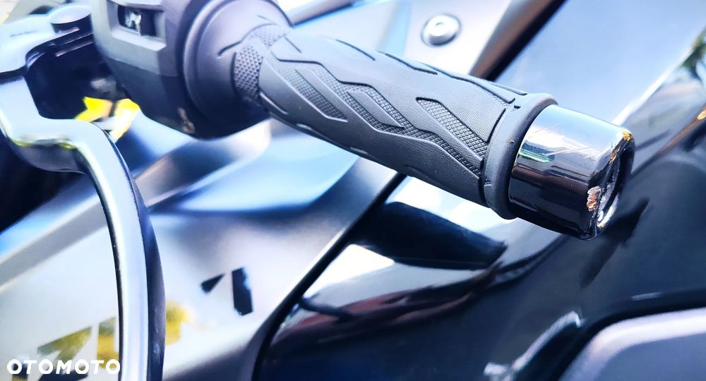 Suzuki GSX - 20