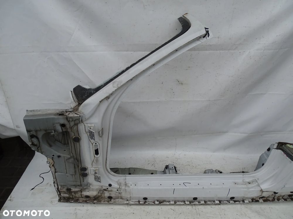 PRÓG LEWY ĆWIARTKA BMW E82 E88 F-VAT - 2