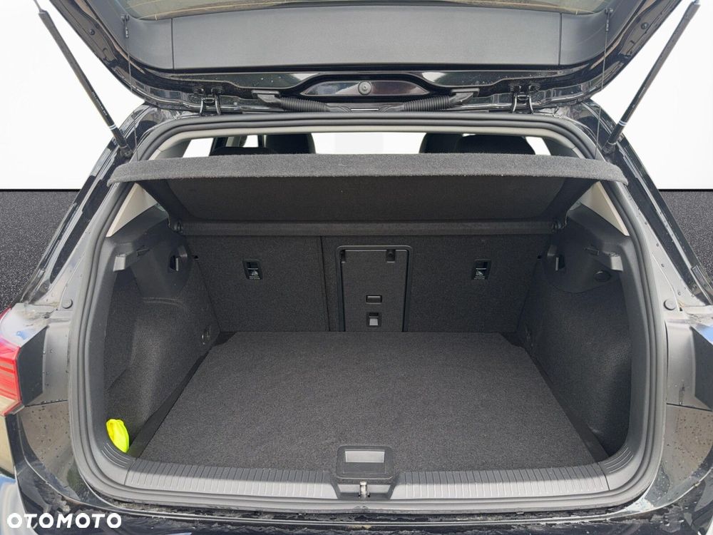 Volkswagen Golf - 34