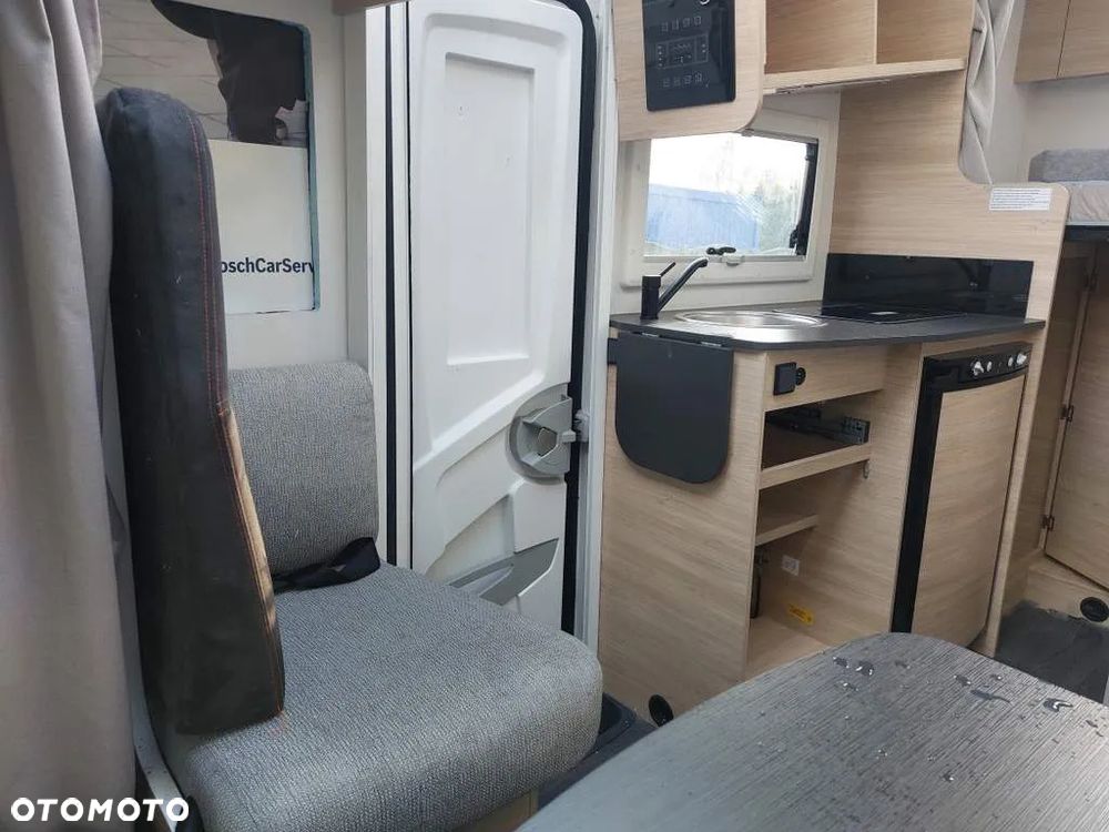 Ford CHALLENGER - 17