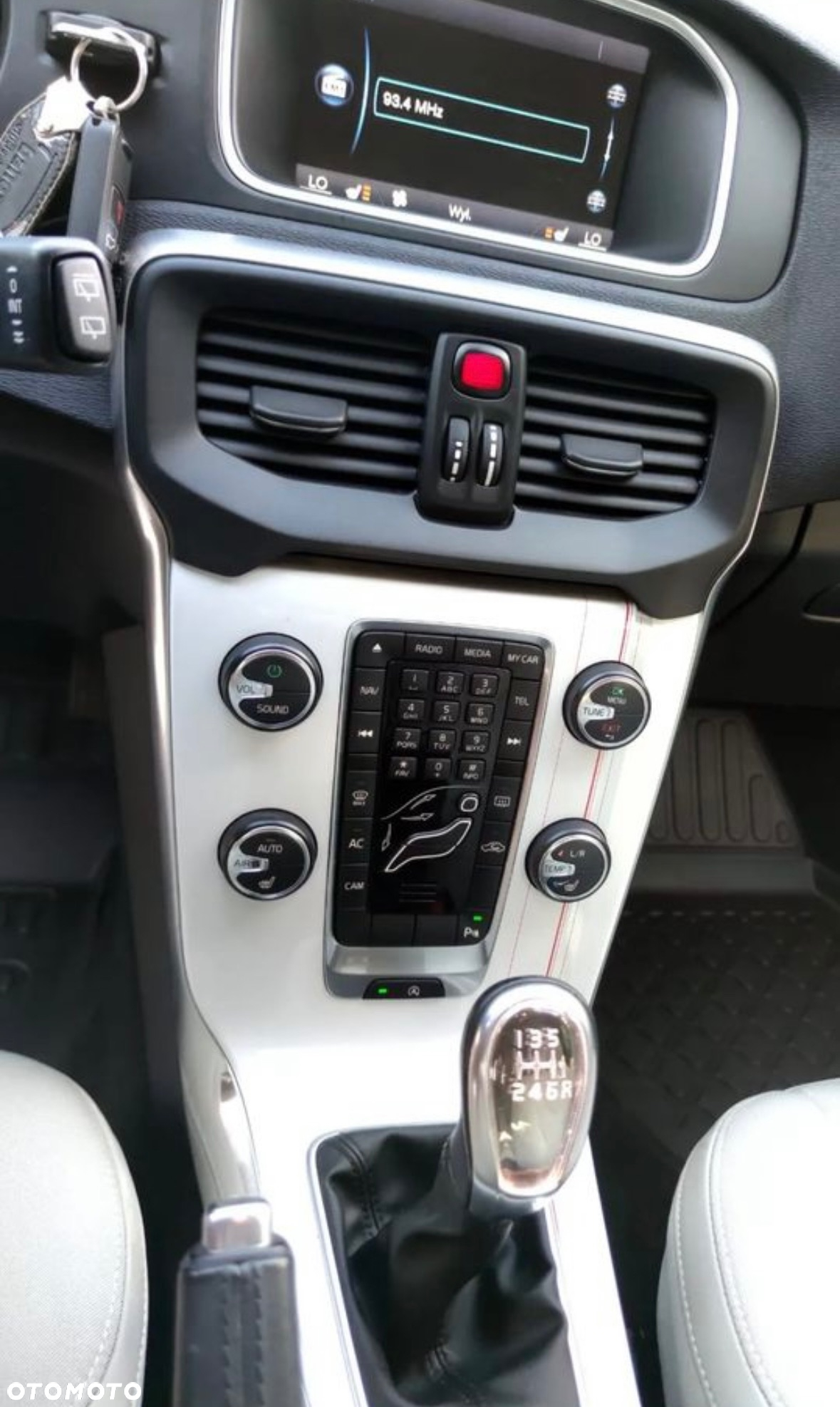 Volvo V40 D3 Momentum - 14