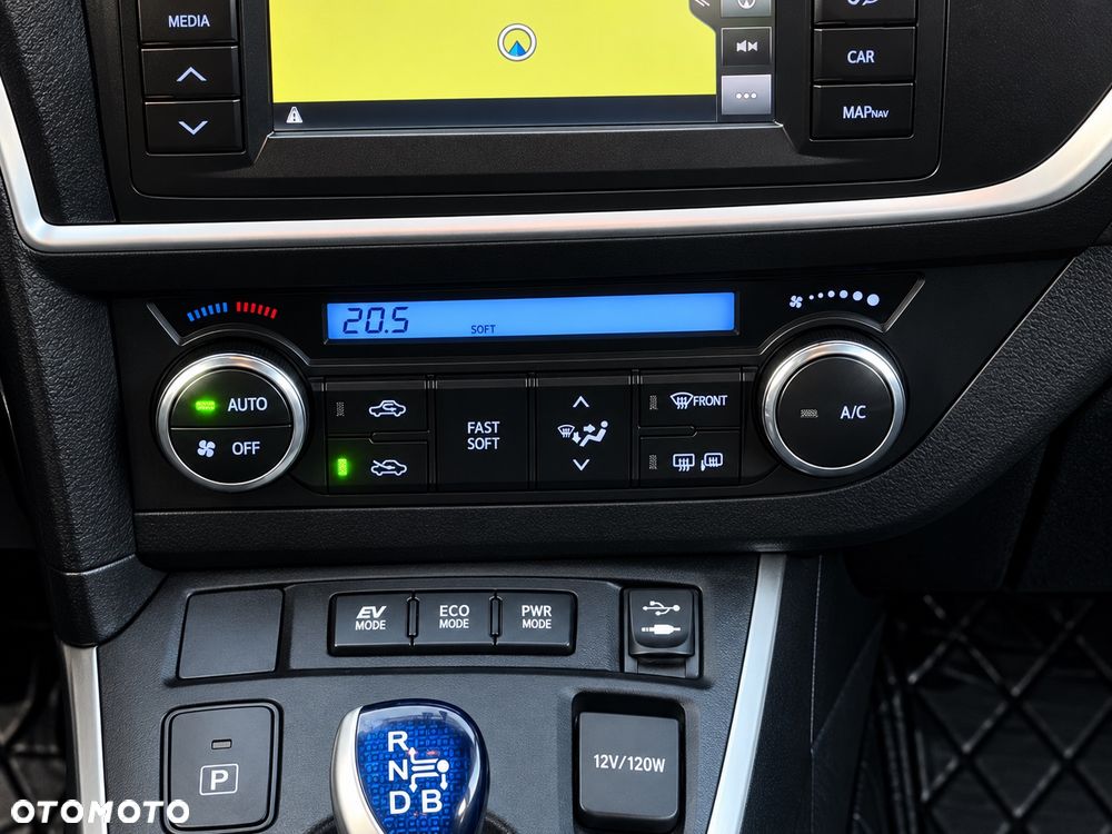 Toyota Auris 1.8 HSD Luna - 12