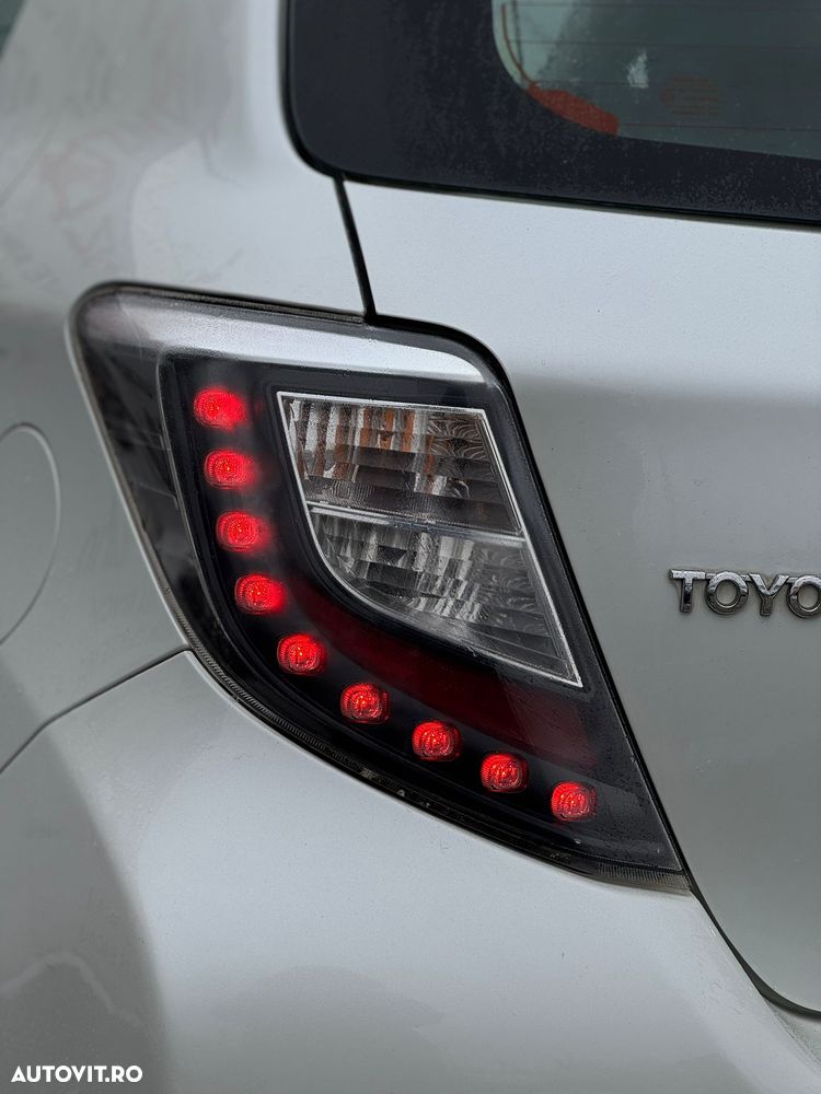 Toyota Yaris 1.5 VVT-i Lounge - 34