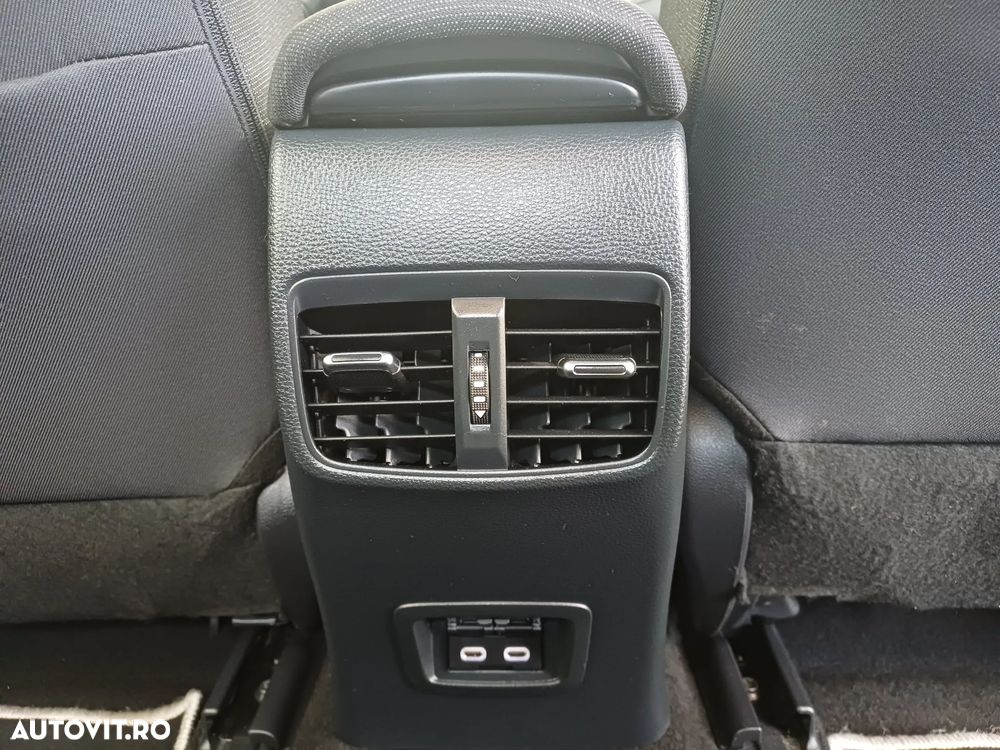 Toyota Corolla - 23