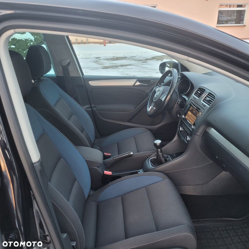 Volkswagen Golf - 22