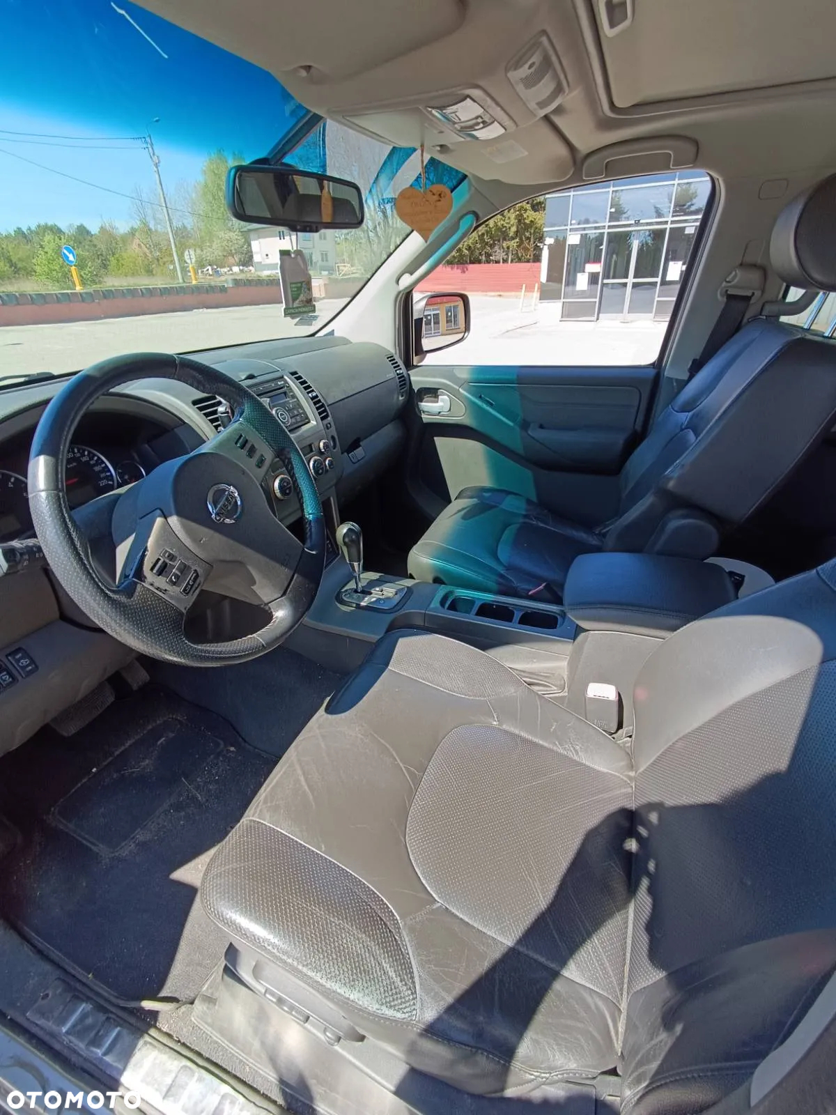 Nissan Pathfinder - 11