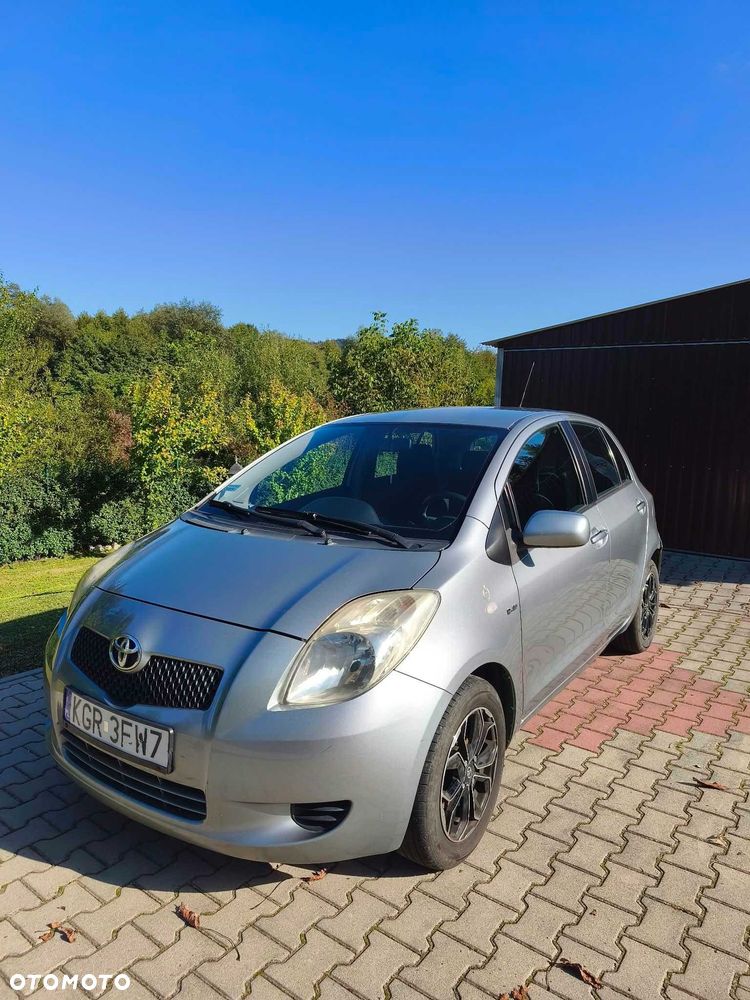 Toyota Yaris - 10