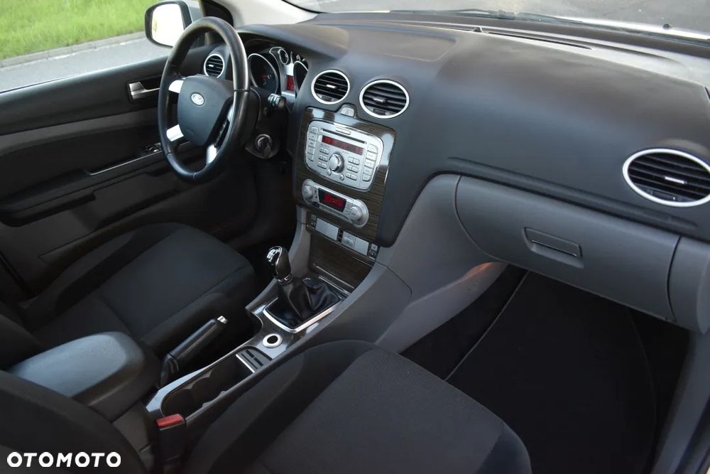 Ford Focus - 25
