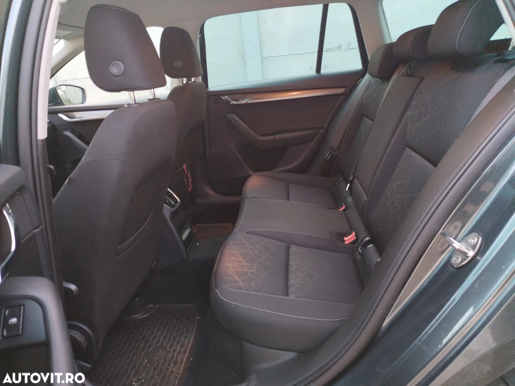 Skoda Octavia 2.0 TDI DSG Clever - 5