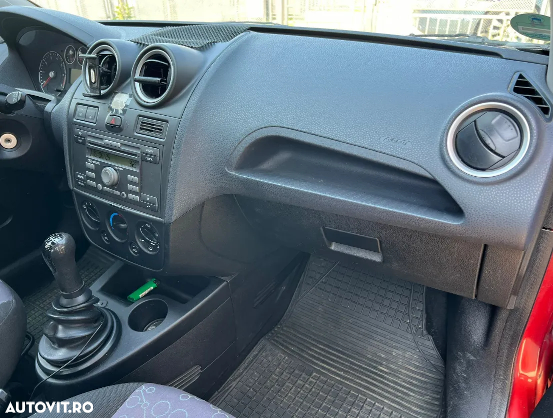 Ford Fiesta 1.3i Comfort - 8