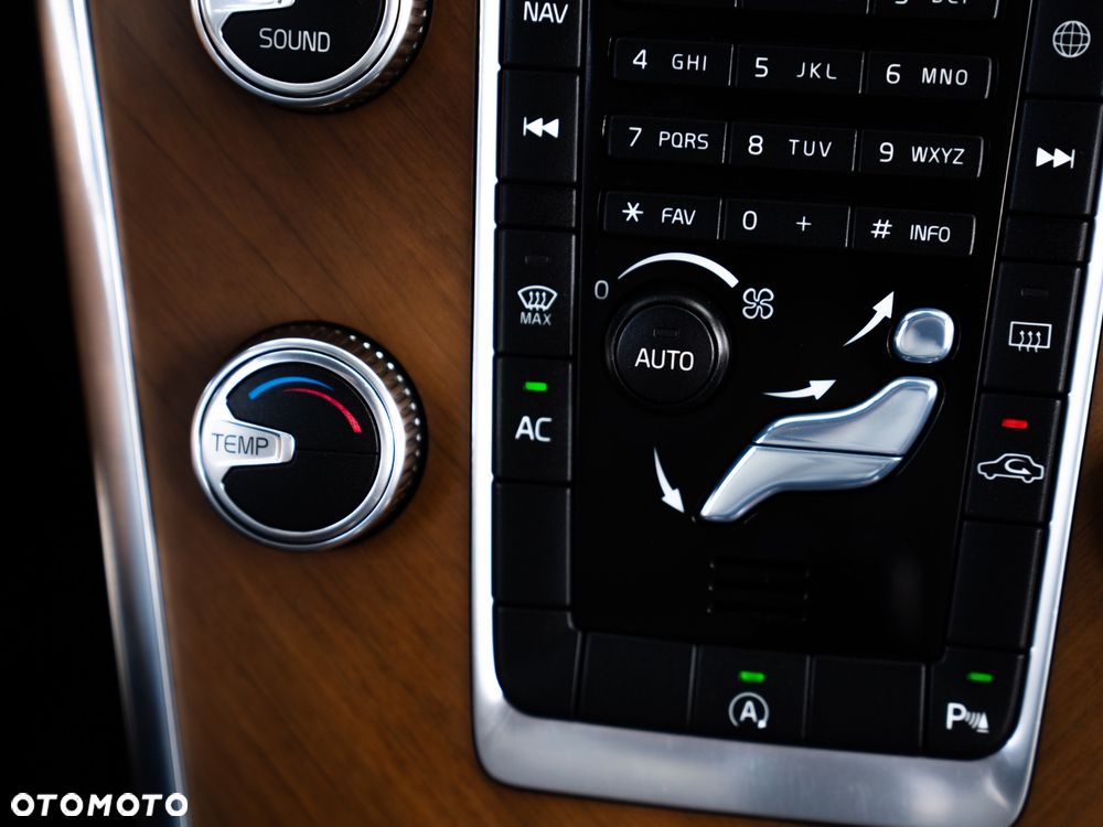 Volvo XC 60 - 35