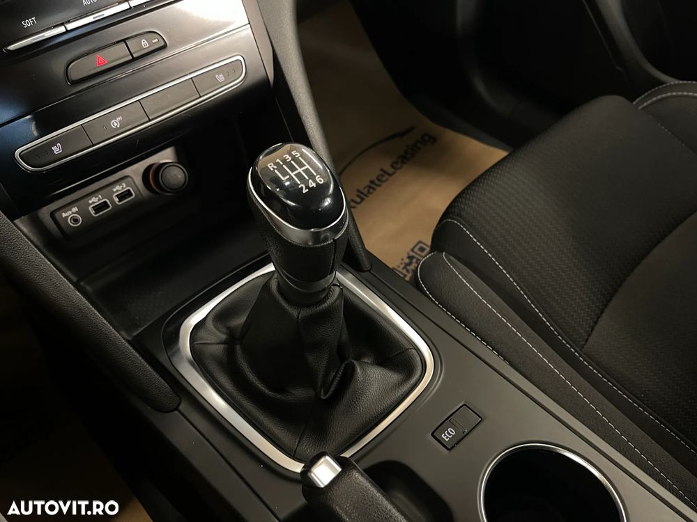 Renault Megane TCe Zen - 19