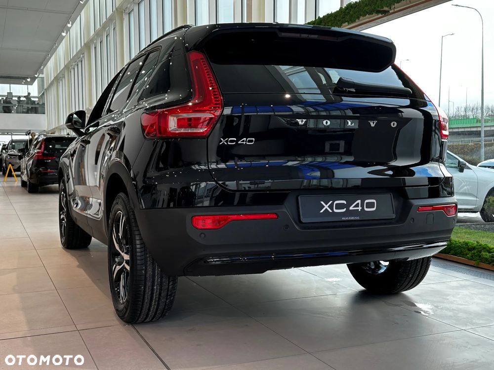 Volvo XC 40 B3 Plus Dark - 6