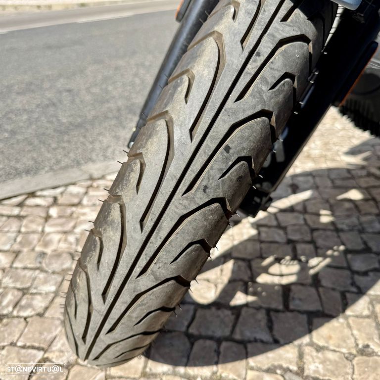 Moto Guzzi V7 Stone - 3