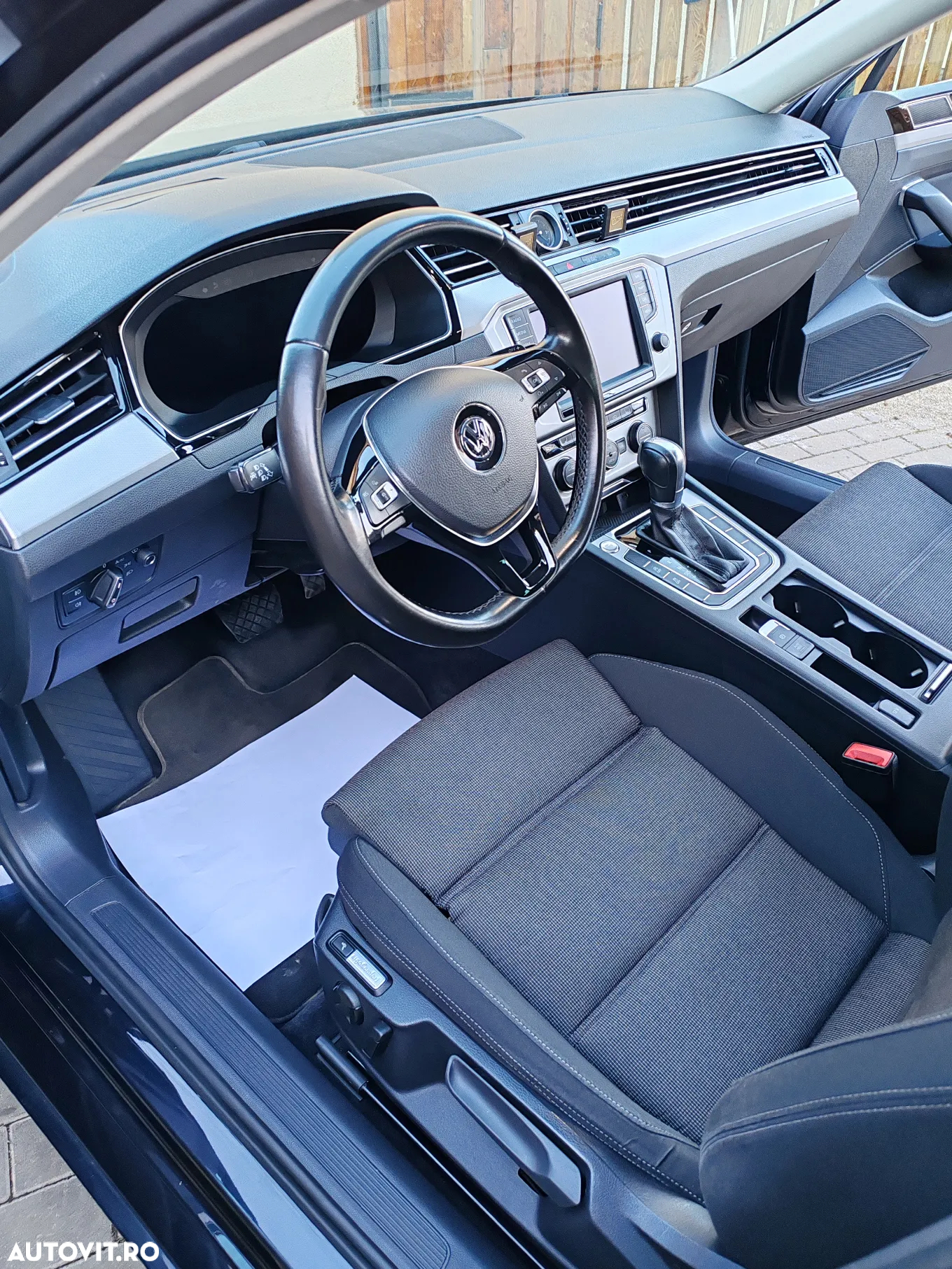 Volkswagen Passat Variant 2.0 TDI DSG Highline - 8