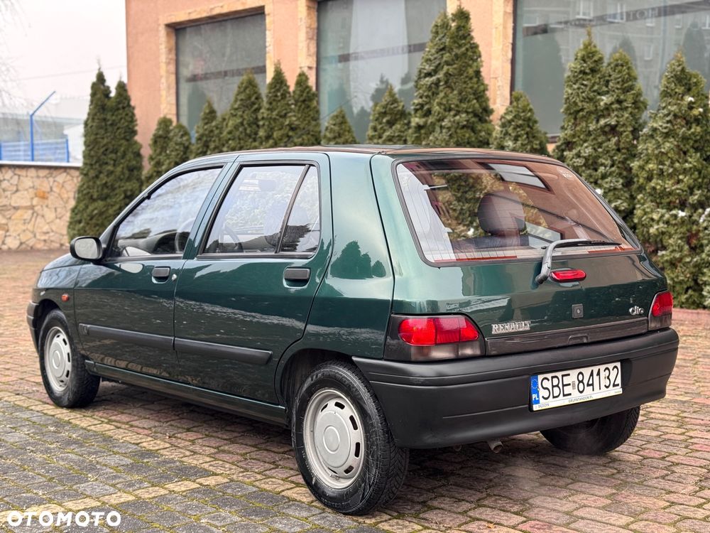 Renault Clio - 8