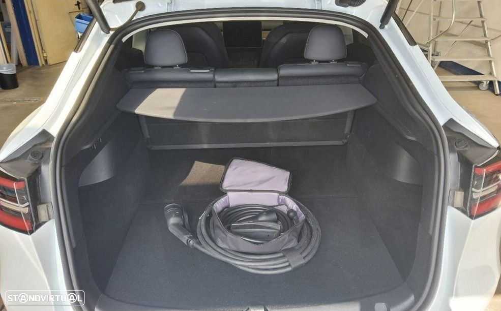 Tesla Model Y Long Range Dual Motor AWD - 4