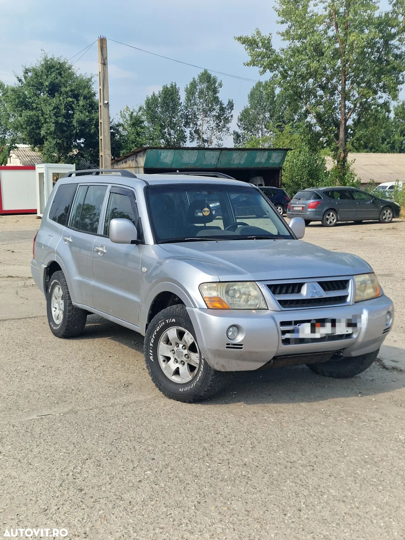 Mitsubishi Pajero - 1