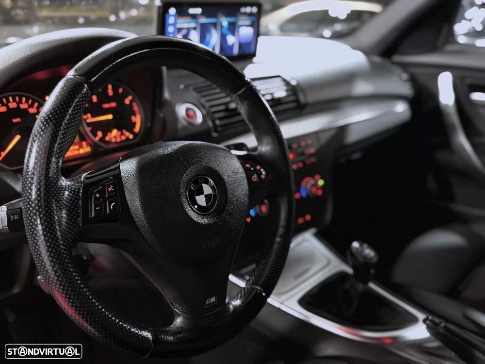 BMW 118 d Pack M - 9