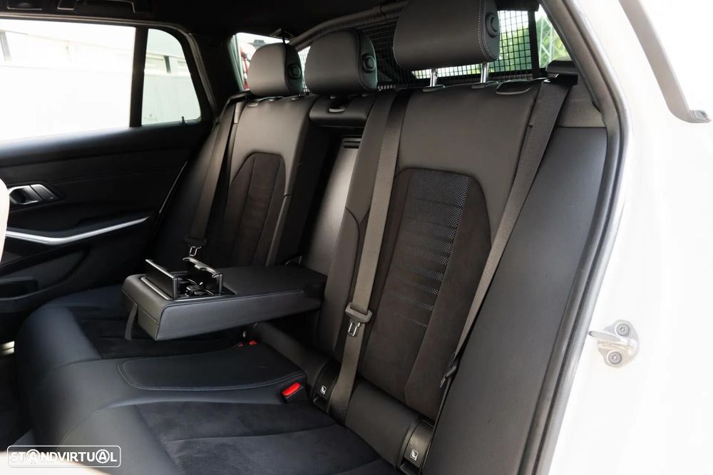 BMW 330 e Pack M Auto - 54