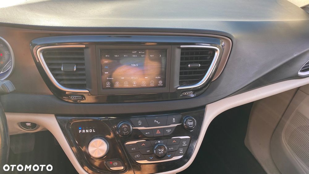 Chrysler Pacifica - 15
