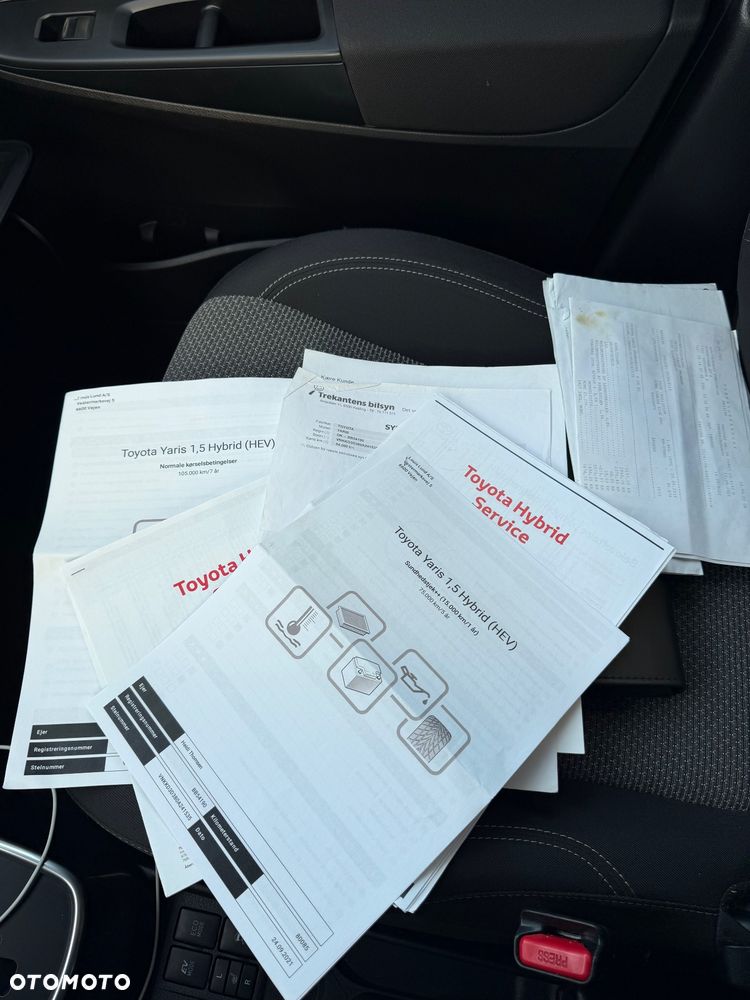 Toyota Yaris ver-hybrid-style-selection - 17