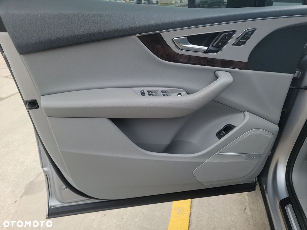 Audi Q7 - 13