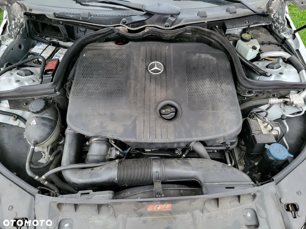 Mercedes-Benz Klasa C 200 CDI DPF (BlueEFFICIENCY) Avantgarde - 9