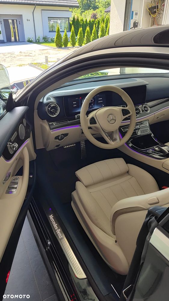 Mercedes-Benz Klasa E 400 4-Matic 9G-TRONIC - 8