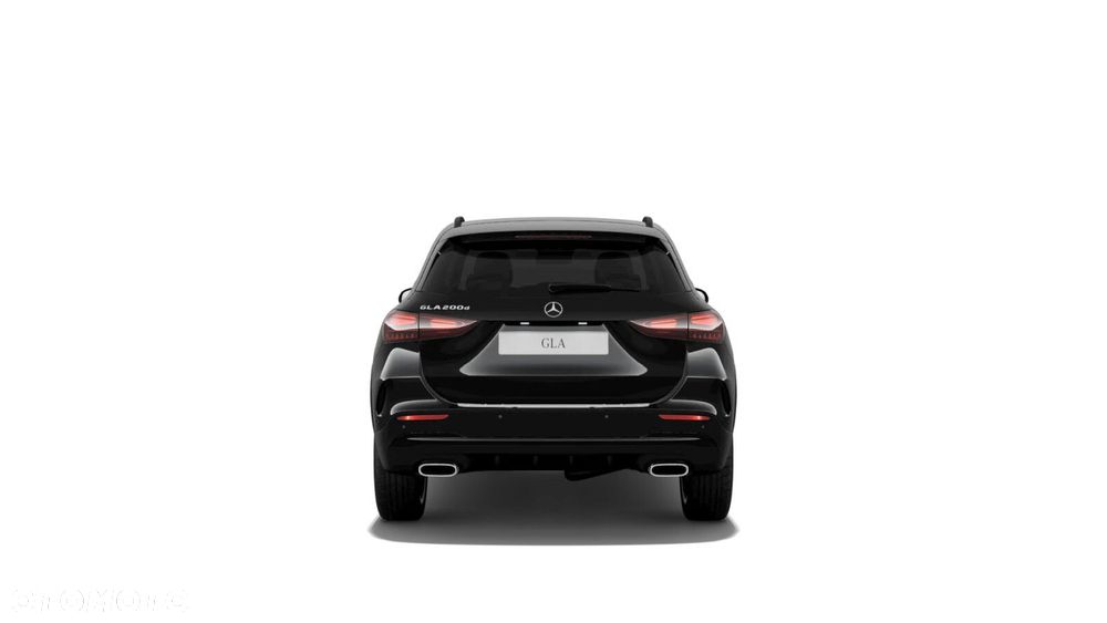 Mercedes-Benz GLA - 25