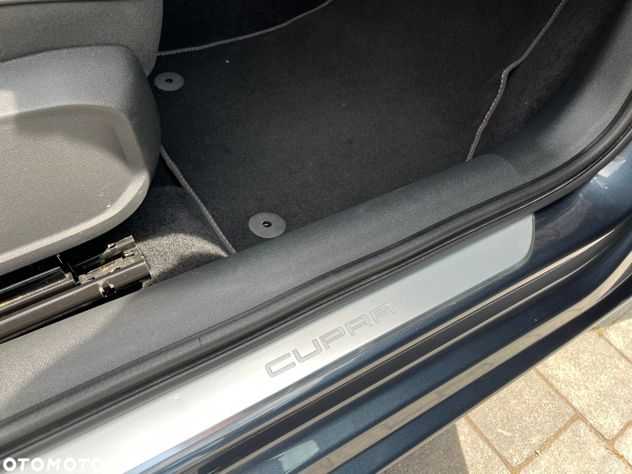 Cupra Leon 2.0 TSI DSG - 32