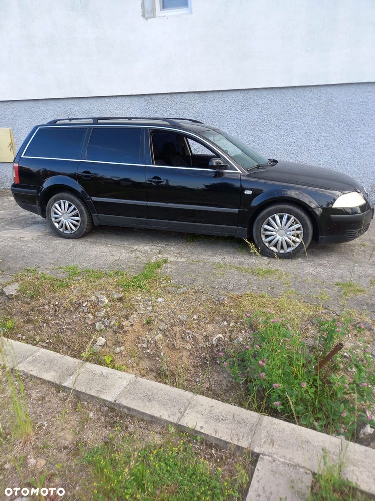 Volkswagen Passat - 1