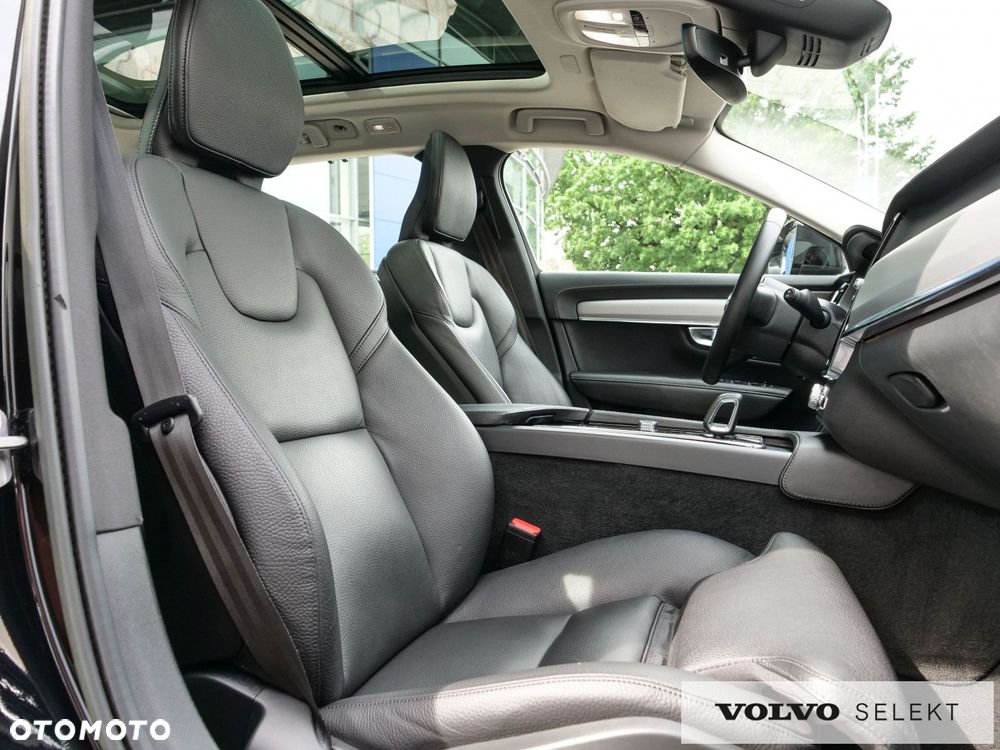 Volvo V90 Cross Country - 32