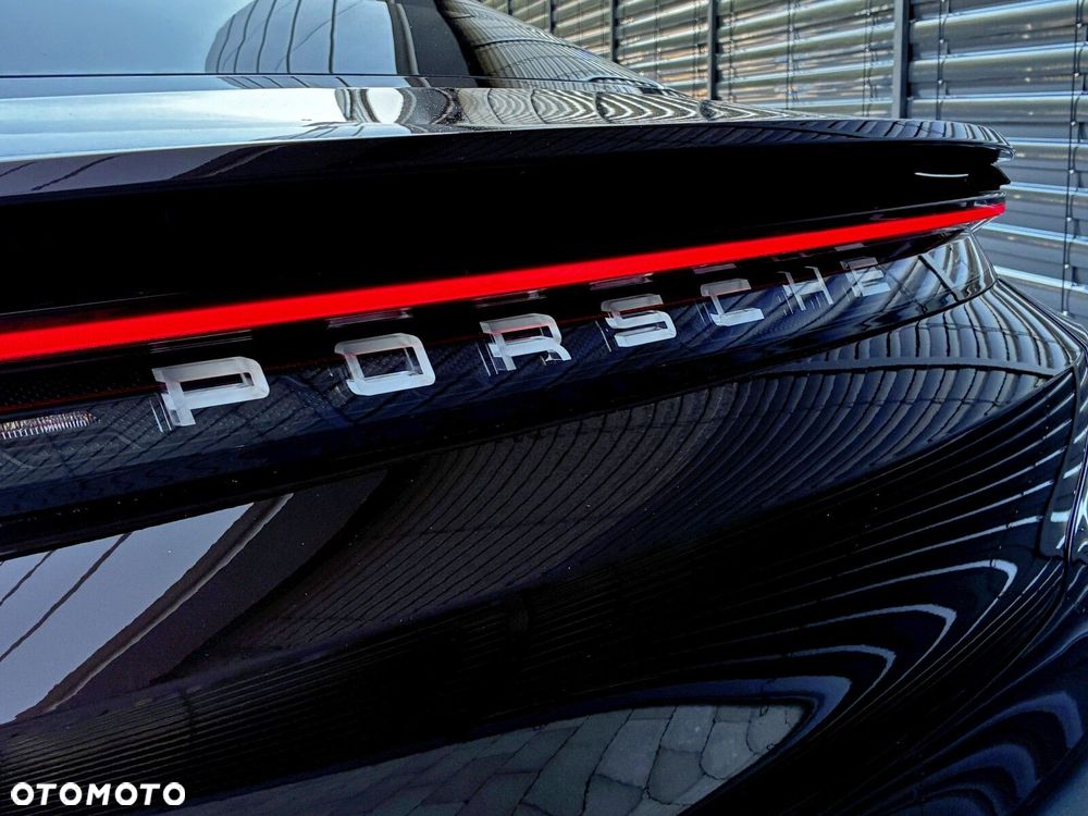 Porsche Taycan - 13