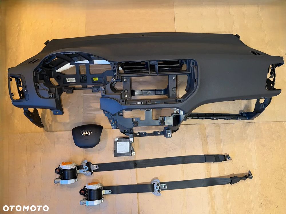 Deska rozdzielcza konsola Kia Rio III - 2