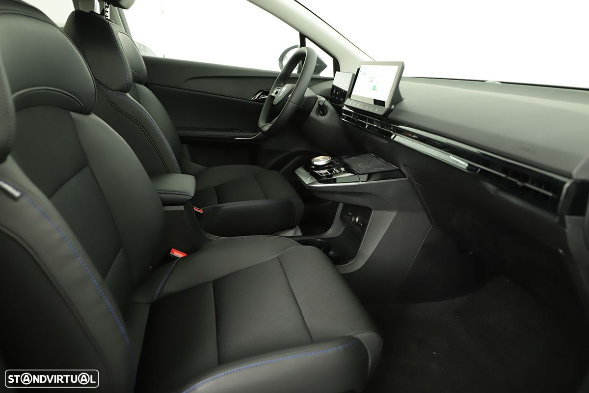 MG MG4 64 kWh Luxury - 18