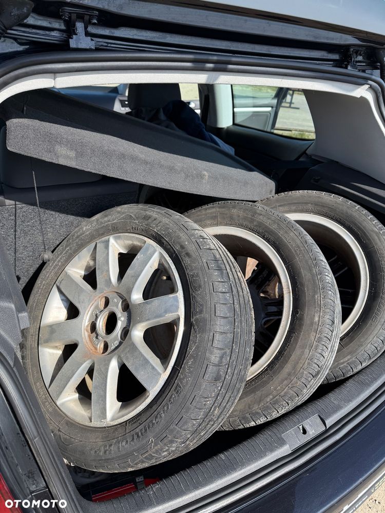 Volkswagen Golf - 24