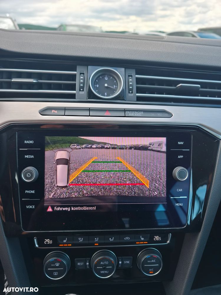 Volkswagen Passat 2.0 TDI R Executive - 27