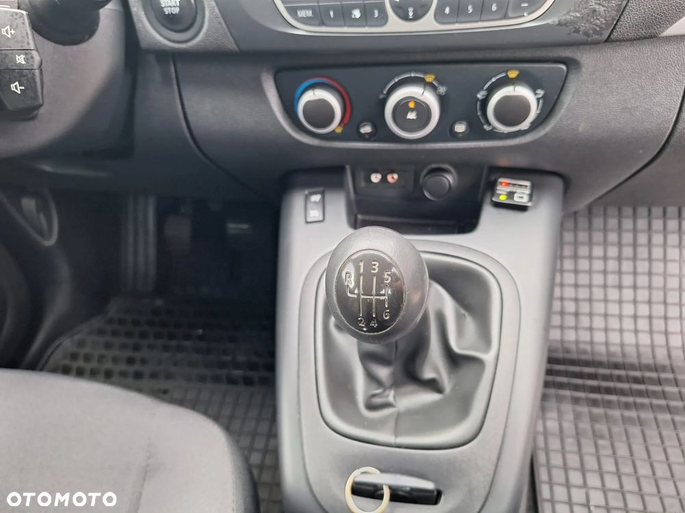 Renault Scenic 1.6 16V 110 TomTom Edition - 19