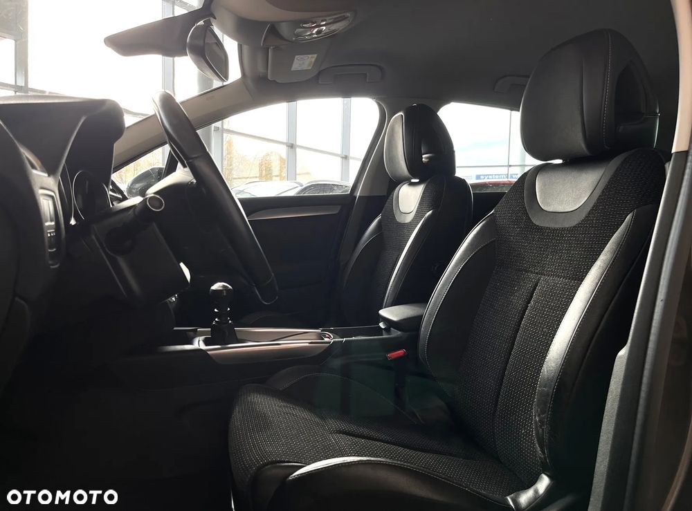 Citroën C4 1.2 PureTech Feel S&S - 23