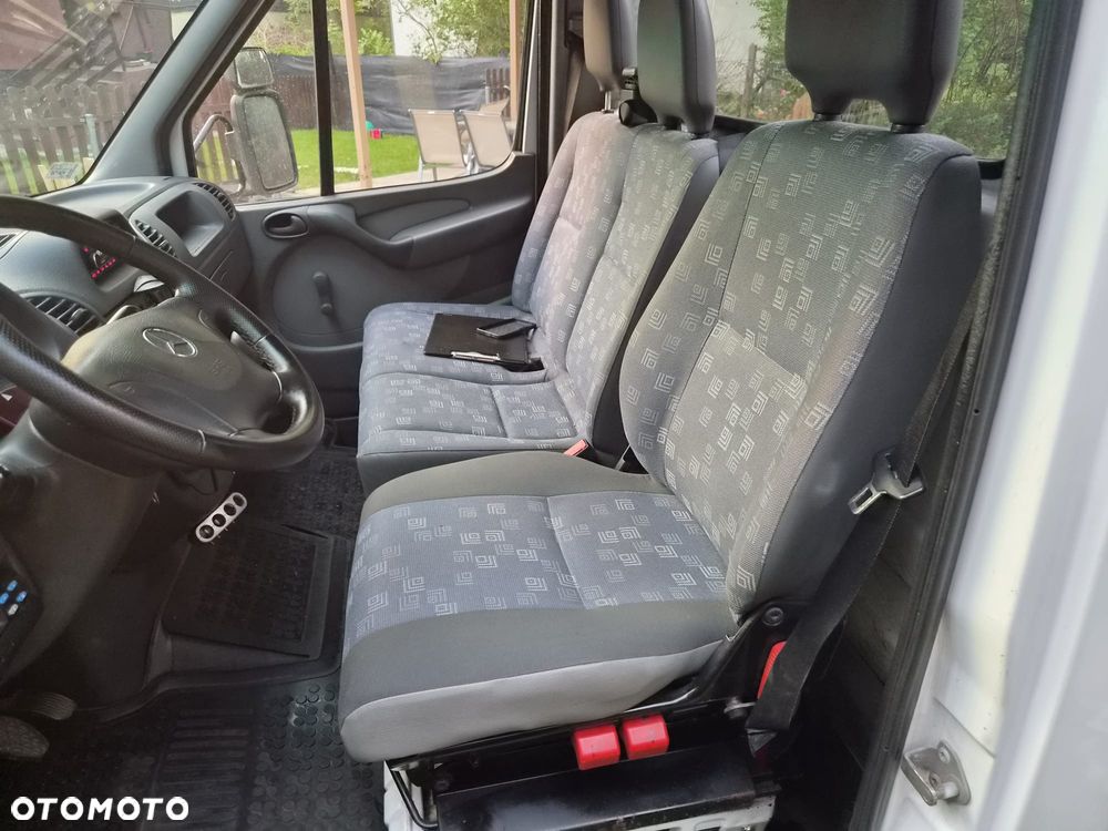 Mercedes-Benz Sprinter - 10