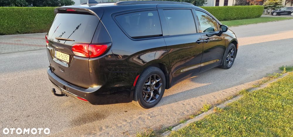 Chrysler Pacifica - 6