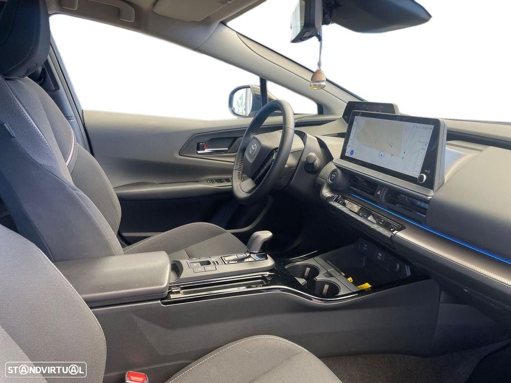 Toyota Prius 2.0 Plug-in Luxury - 7