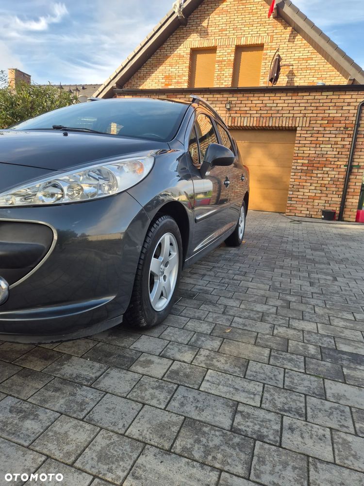Peugeot 207 - 17