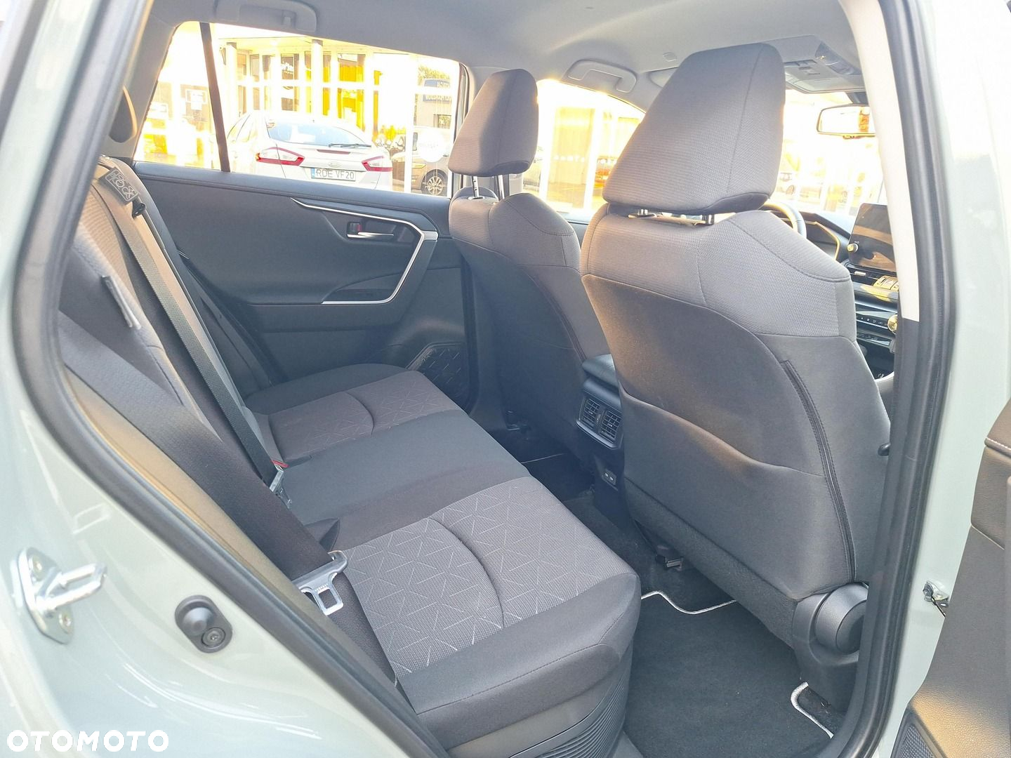 Toyota RAV4 - 10