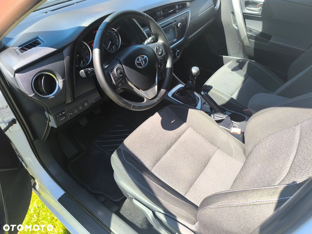 Toyota Auris - 8