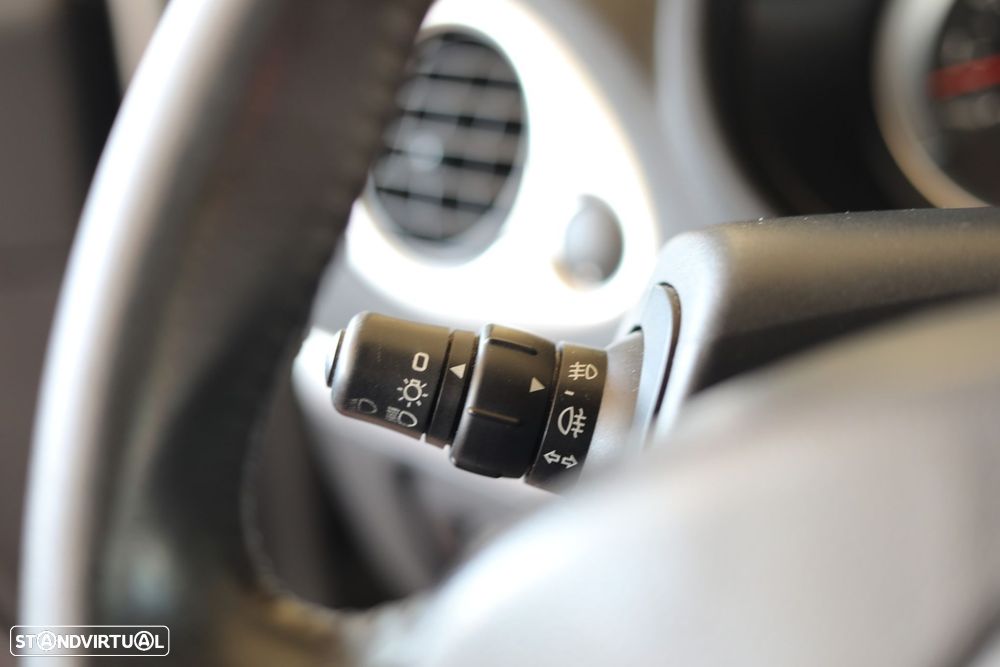 Renault Clio 1.2 16V Confort - 20