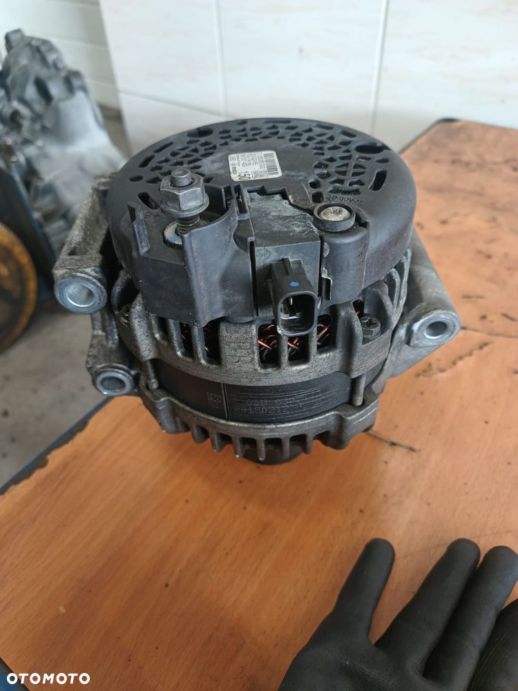 OPEL CORSA E 1.3 CDTI ALTERNATOR 39007439 0126312030 - 1